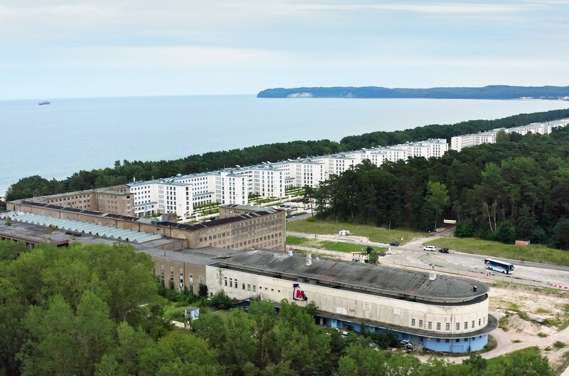 Der „Koloss von Rügen“ in Prora wurde 1936 bis 1939 von den Nationalsozialisten gebaut, blieb jedoch unvollendet. 20.000 Menschen sollten dort gleichzeitig Urlaub machen können. – Bild: Vito Becker