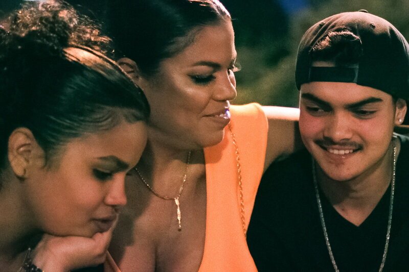 Naima
Naima mit Layla und Luke
SRF/Emilia Produktion GmbH – Bild: SRF / Emilia Produktion GmbH Naima
Naima mit Layla und Luke
SRF/Emilia Produktion GmbH – Bild: SRF / Emilia Produktion GmbH