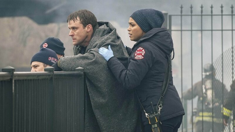 Matthew Casey (Jesse Spencer) und Gabriela Dawson (Monica Raymund) – Bild: TVNOW /​ Elizabeth Morris /​ NBC