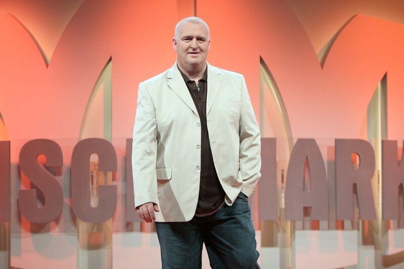 Markus Maria Profitlich und seine Gast-Comedians machen den Alltag zum reinsten Vergnügen. – Bild: Sat.1 / Frank Hempel Markus Maria Profitlich und seine Gast-Comedians machen den Alltag zum reinsten Vergnügen. – Bild: Sat.1 / Frank Hempel