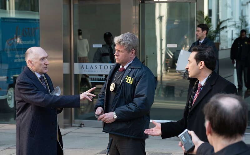 (v.l.n.r.) Nils Hagen (Peter McRobbie); Paul Krendler (Michael Cudlitz); Joe Hudlin (Raoul Bhaneja) – Bild: Brooke Palmer