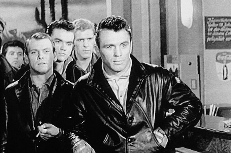 Schlagerparade 1961 - Geh'n Sie nicht allein nach Hause – Bild: cinema.de: Schlagerparade