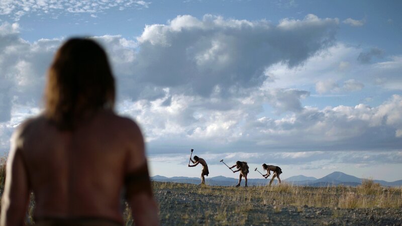 Vor 40 000 Jahren beginnt der moderne Mensch, die Erde zu erobern. Aus Jägern und Sammlern werden sesshafte Bauern. – Bild: Torbjörn Karvang /​ Gruppe 5 Filmproduktion /​ ZDF