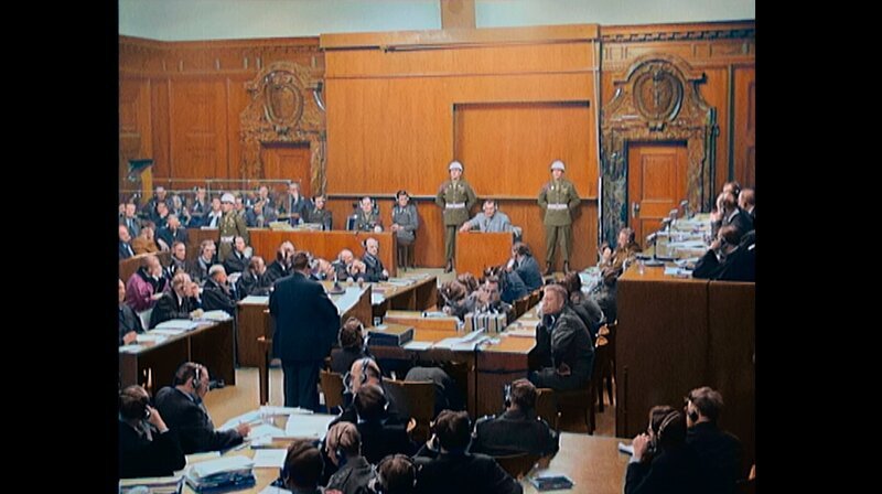Schwurgerichtssaal 600 im Nürnberger Justizpalast. – Bild: NDR/​Zeitsprung Pictures/​Spiegel TV