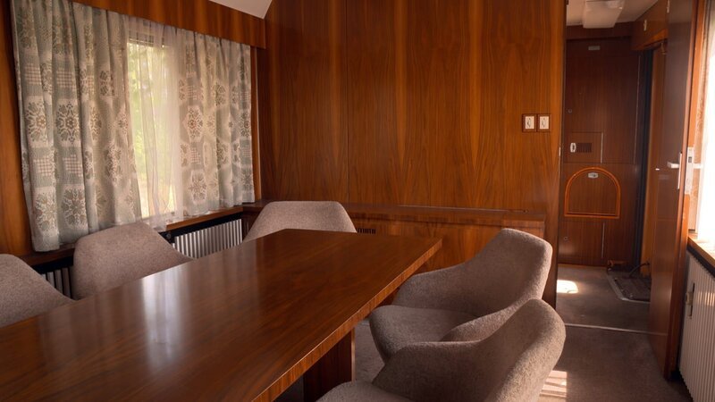 Salonwagen im Regierungszug. – Bild: ZDF/​Doclights – Martin Hahn