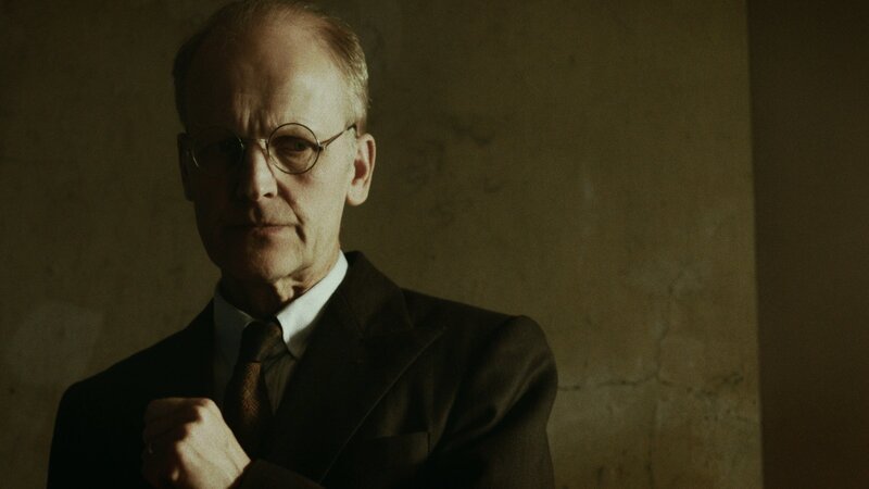 John Christie gelingt es jahrelang, einer Verhaftung zu entgehen. – Bild: ZDF und Edward Cotteriell, Anthony Dias