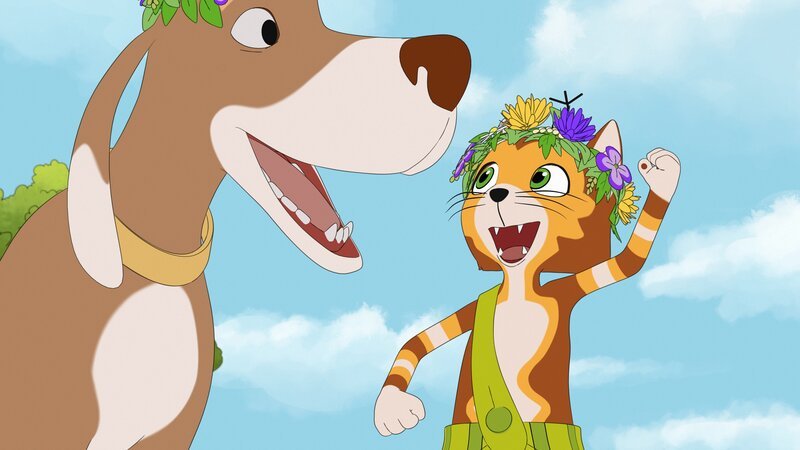 Findus (r.) und Harpo (l.) tanzen fröhlich um den Mittsommerbaum. – Bild: ZDF und Edel Germany GmbH