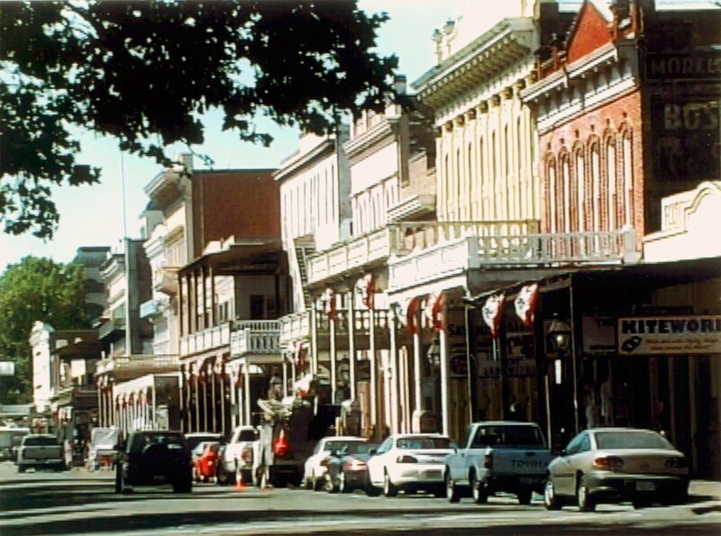 Das kalifornische Eisenbahnmuseum in Sacramento ist in diesem Jahr 25 Jahre alt geworden und hat eine der spektakulärsten Sammlungen von Dampfloks, die vor 1880 in den Vereinigten Staaten gebaut worden sind. Darunter die legendäre Governor Stanford und die CP Huntington, die 1863 während des Bürgerkriegs entstanden ist. – Bild: SWR