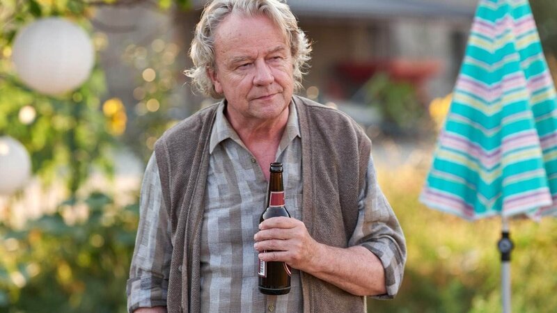 Herr Kasurske (Axel Siefer) – Bild: RTL /​ Frank Dicks