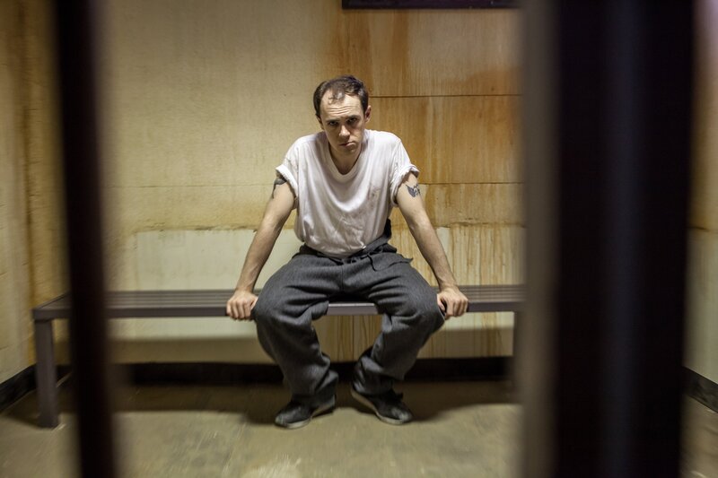 Laird recaptured and locked up again after escape. – Bild: BK3 Productions/​Diego Garcia