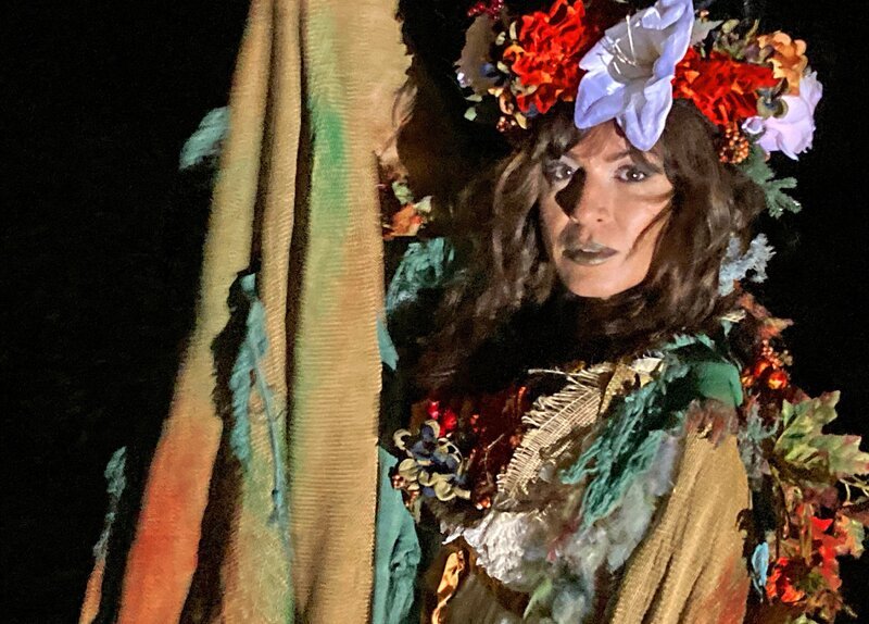 Natalia Avelon als Frau Perchta. – Bild: SWR/​Jo Müller /​ SWR Presse/​Bildkommunikation