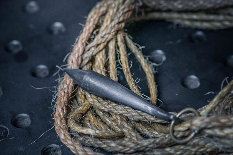 Wurfmesser – Bild: HISTORY /​ redarrow /​ ©HISTORY Photocredit Mandatory, Editorial Use Only, No Archive, No Resale