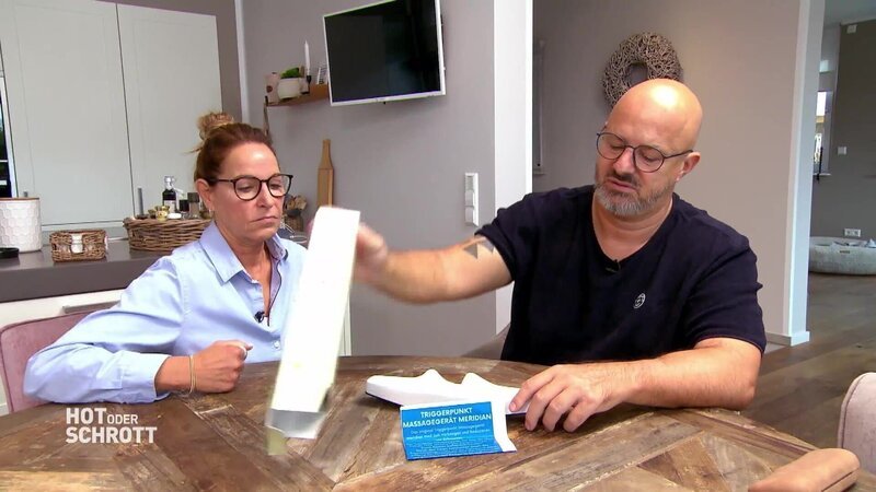 Kathrin und Andreas greifen heute ins Klo. – Bild: RTL