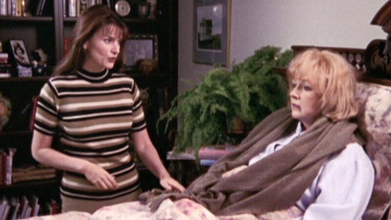 Monica (Roma Downey), Annie Doyle (Piper Laurie) (v.l.) – Bild: CBS Studios International ALL RIGHTS RESERVED