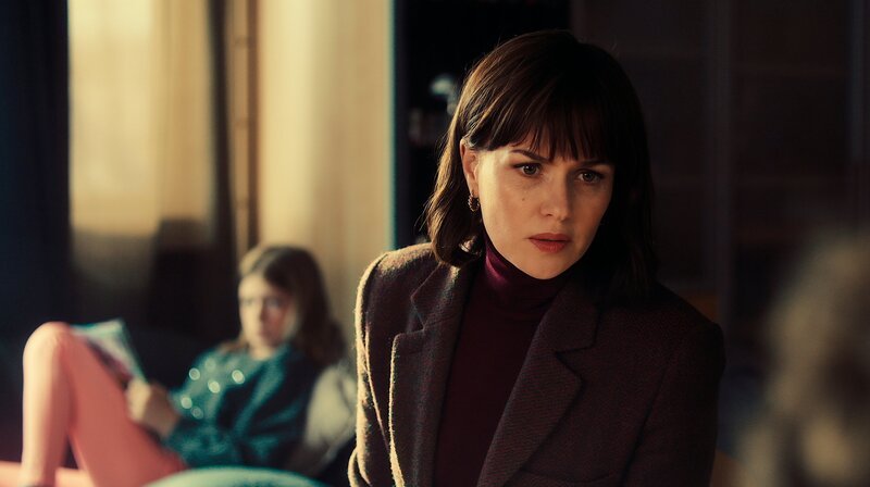 Bild: Tatort: Licht, Fernsehfilm, Deutschland 2025, Regie: Rick Ostermann – Maryam Azadi (Melika Foroutan). – Bild: hr/​Sommerhaus