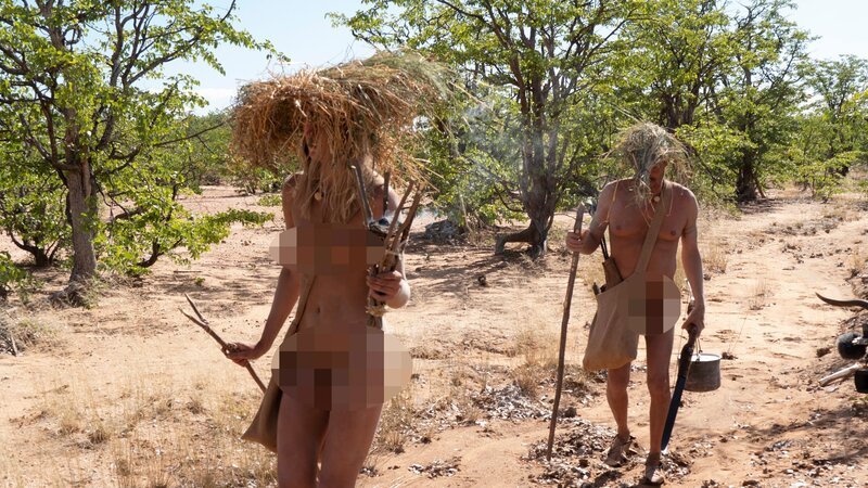 Kaeila and Tim hiking – Bild: Discovery Channel /​ Discovery Communications, LLC