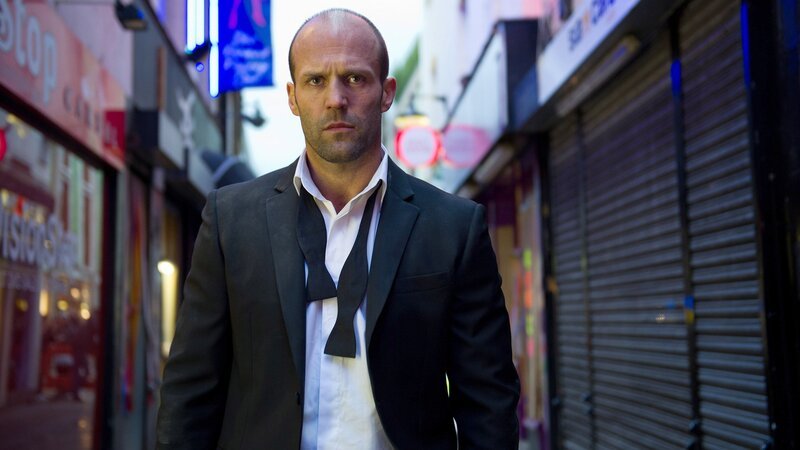 Joey (Jason Statham) hat einen gutbezahlten Job als Schläger für die chinesische Mafia. – Bild: RTL II Joey (Jason Statham) hat einen gutbezahlten Job als Schläger für die chinesische Mafia. – Bild: RTL II