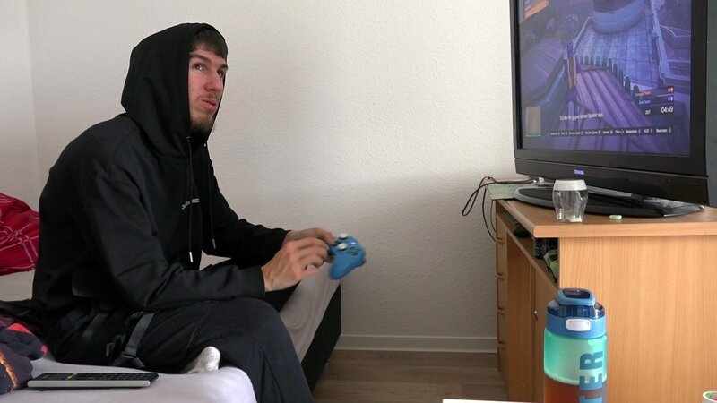 Jasmins Freund Maik ist sehr nervös! – Bild: RTL Zwei