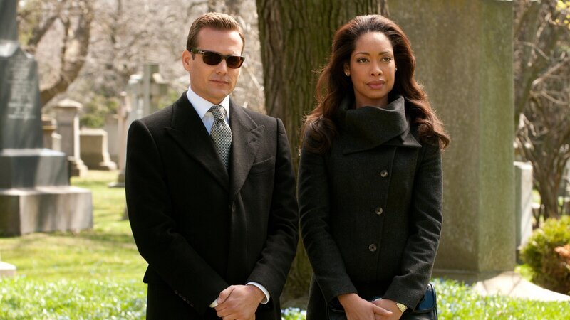 Jessica (Gina Torres) und Harvey (Gabriel Macht) zeigen Haltung in schwierigen Zeiten – während sich die internen Spannungen in der Kanzlei zuspitzen. – Bild: ZDF und USA Network