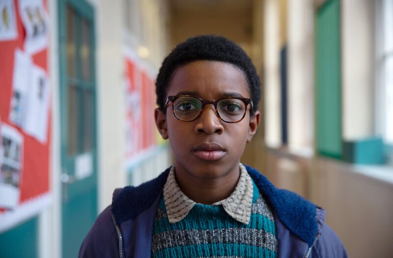 Kingsley (Kenyah Sandy) versteht nicht, warum er von der Schule verwiesen wird. – Bild: WDR/​McQueen Limited