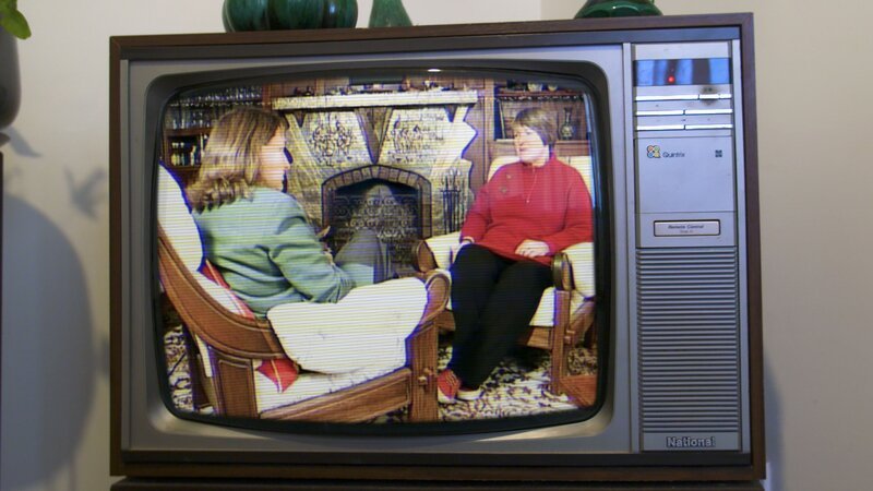 Melanie Reid interviewt die Autorin von „A City Possessed“, Lynley Hood. – Bild: Tvf /​ Crime + Investigation