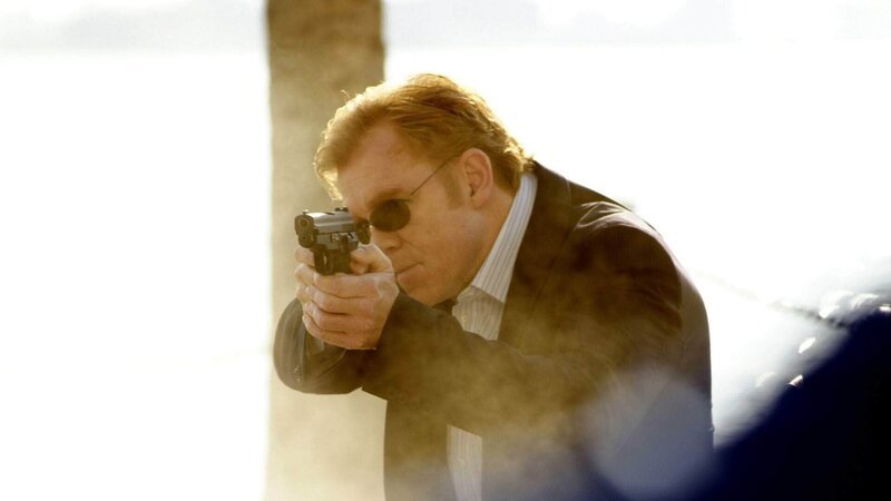 Horatio (David Caruso) nimmt es mit den Mitgliedern der Mala Noche auf, doch wird das Marisols Leben retten? – Bild: RTL /​ CBS