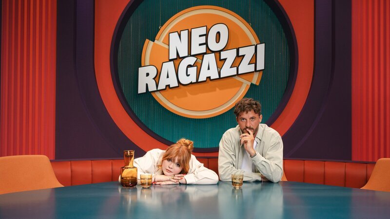 Sophie Passmann und Tommi Schmitt in ihrer ZDFneo-Sendung „Neo Ragazzi“ – Bild: ZDF und Ben Knabe