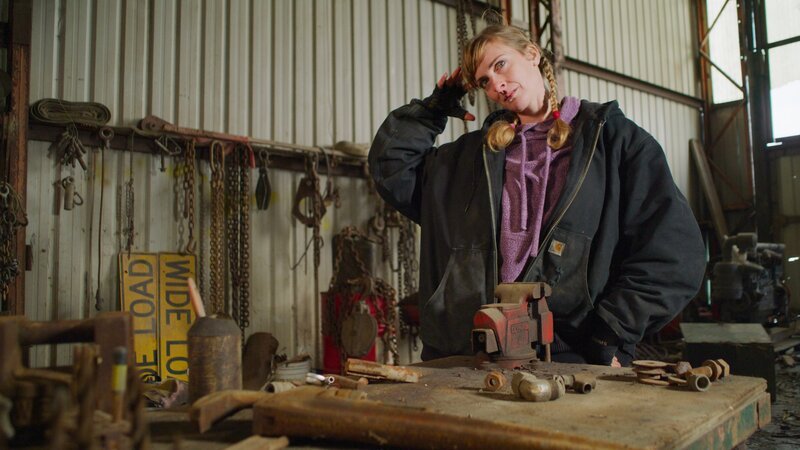 Emily taking a moment before a cleanout – Bild: Discovery Channel /​ Discover Images /​ Warner Bros. Discovery, Inc.