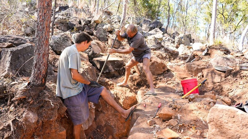 Outback Crystal Hunters S 2 – Bild: Prospero Productions /​ On The Beat 01