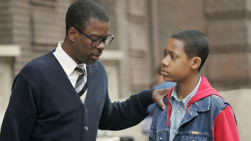 v.li.: Mr. Abbott (Chris Rock), Chris (Tyler James Williams) – Bild: Paramount /​ SCOTT HUMBERT /​ THE CW /​ The CW Network, LLC