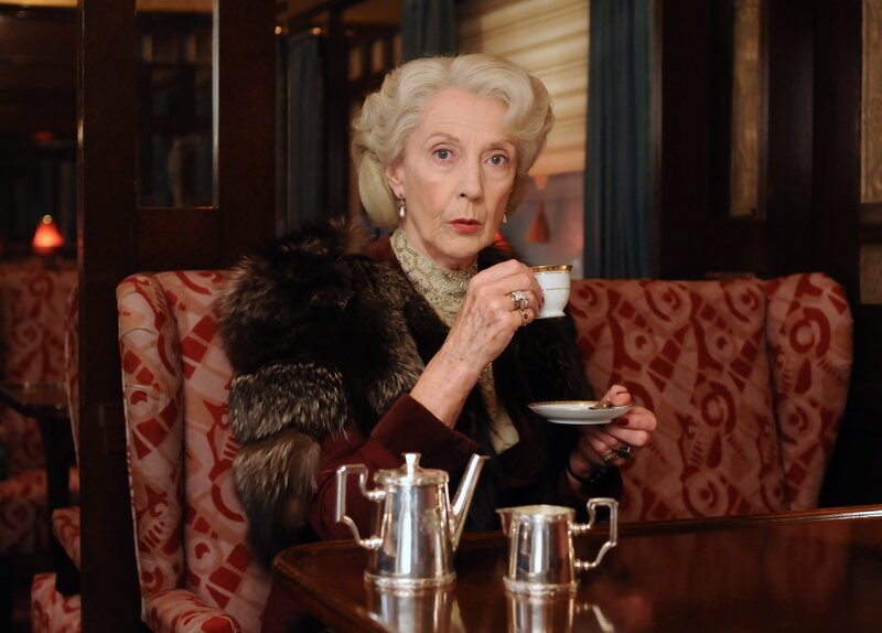 Princess Dragomiroff (Eileen Atkins). – Bild: One