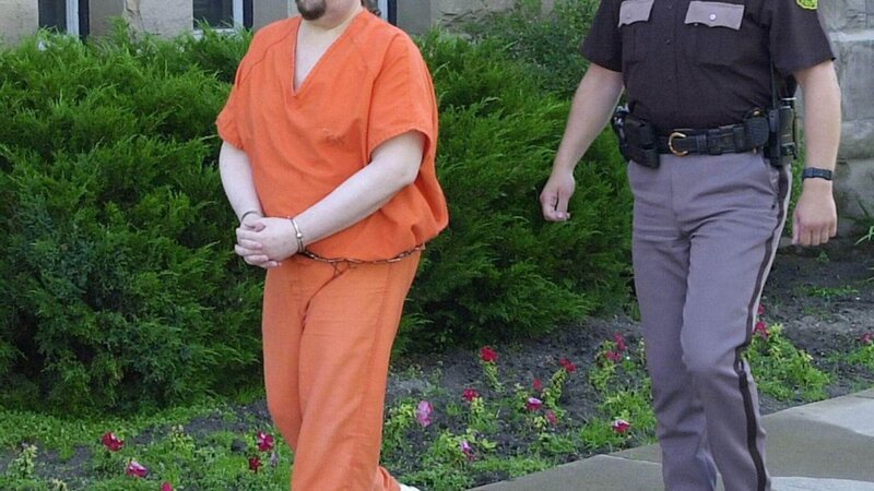 Nathaniel Bar-Jonah wird zu 130 Jahren Gefängnis verurteilt. Die Polizei vemutet, dass er seine Opfer aufgegessen hat. – Bild: TVNOW /​ IMG