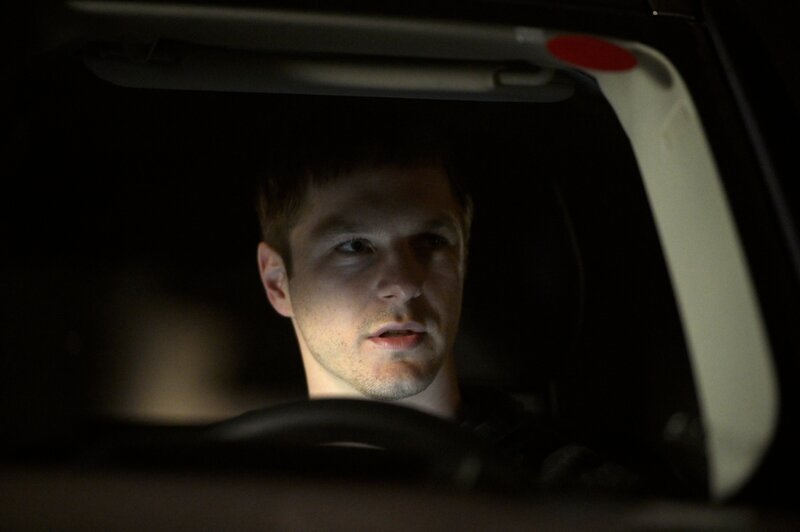 Dennis (Anton Dreger). – Bild: Warner Bros. International Telev /​ RTL /​ Warner TV Serie /​ Bernd Spauke