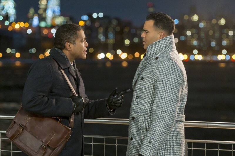 Reggie Baumann (Don Guillory, l.); Chunk Palmer (Christopher Jackson, r.) – Bild: 2019 CBS Broadcasting, Inc. All Rights Reserved /​ Jeffrey Neira Lizenzbild frei