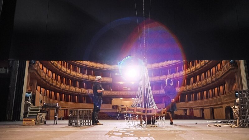  Flugprobe mit Papageno-Darsteller Michael Nagl. – Bild: ORF