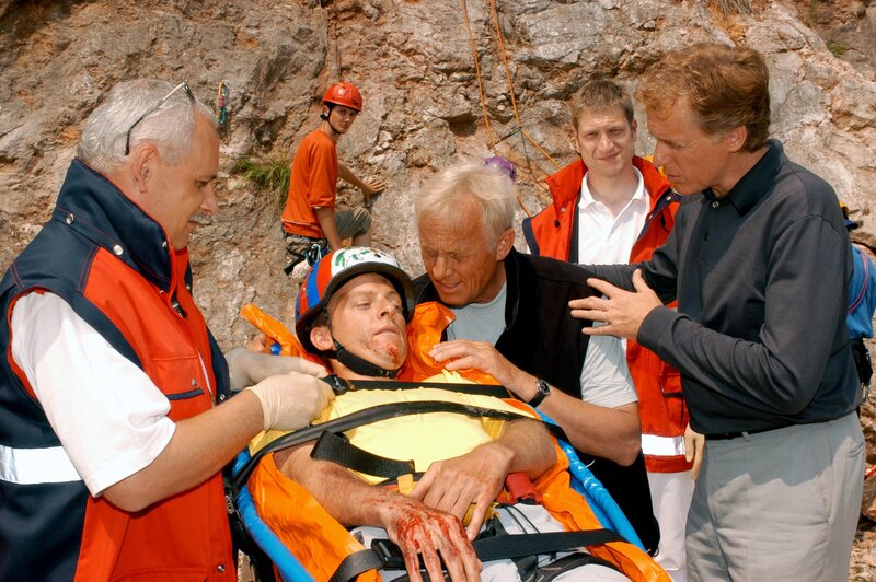 Philipp Brammer (Peter Melchior), Rolf Becker (Manfred Melchior), Albert Fortell (Felix Hofstätter). – Bild: ORF 2
