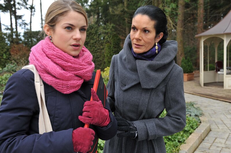 Marlene (Lucy Scherer, l.); Doris (Simone Ritscher, r.) – Bild: Ann Paur