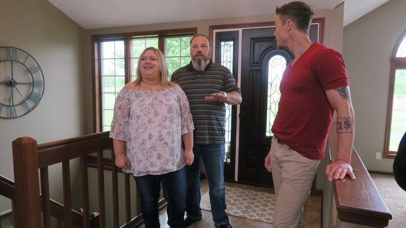 David Bromstad and winners.isnt it fantastic? By the entrance of one possible house – Bild: HGTV