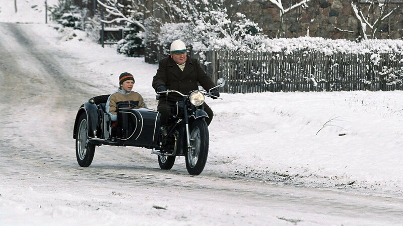 Krause (Horst Krause) und Maries Sohn Fabian (Enno Trebs) – Bild: Honorarfrei – nur für diese Sendung bei Nennung ZDF und rbb/​Conny Klein.