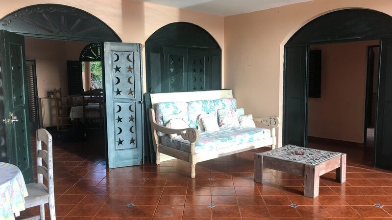 Interior, Livingroom of Casa del Suenos property in Samana, Dominican Republic. As seen on HGTV’s Caribbean Life. – Bild: Scripps Networks, LLC.