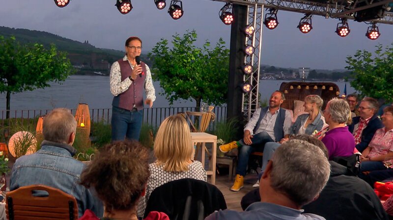 Stimmungsvolle und besinnliche Weihnachts-Comedy mit Kabarettist und Comedian Chako Habekost in der schönsten Zeit des Jahres. – Bild: SWR