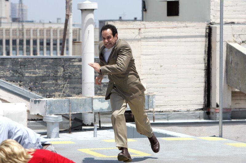 Daredevil – Pictured: Tony Shalhoub as Adrian Monk – Bild: ORF/​Universal/​Gale Adler