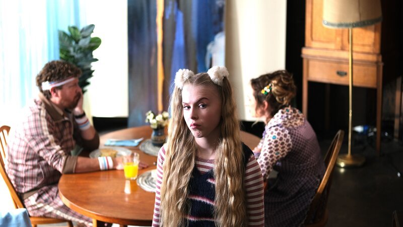 Aoife im Dilemma – Jim verliebt sich gerade in ihre Mutter. – Bild: NDR/​BBC/​Look At That!