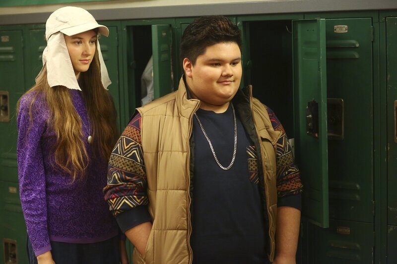 Cindy (Casey Burke, l.); Troy (Jovan Armand, r.) – Bild: Warner Brothers