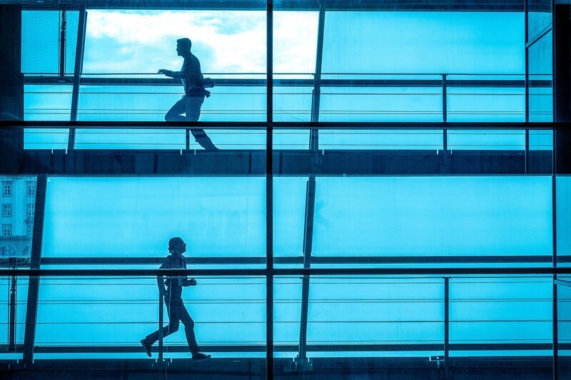 Stefan Pichelwanger (Michael Steinocher), Julia Kramer (Fanni Schneider) – Bild: Gebhardt Productions /​ ORF /​ Stefanie Leo