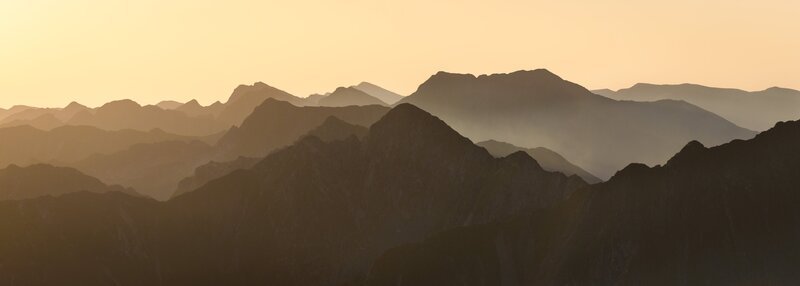 Die Karpaten in Transsilvanien. – Bild: Crossing the Line /​ ORF /​ Dan DINU