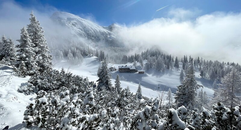 Hochwinter in Berchtesgadener Alpen – Schneibsteinhaus und Schneibstein. – Bild: ORF/​ORF-Salzburg