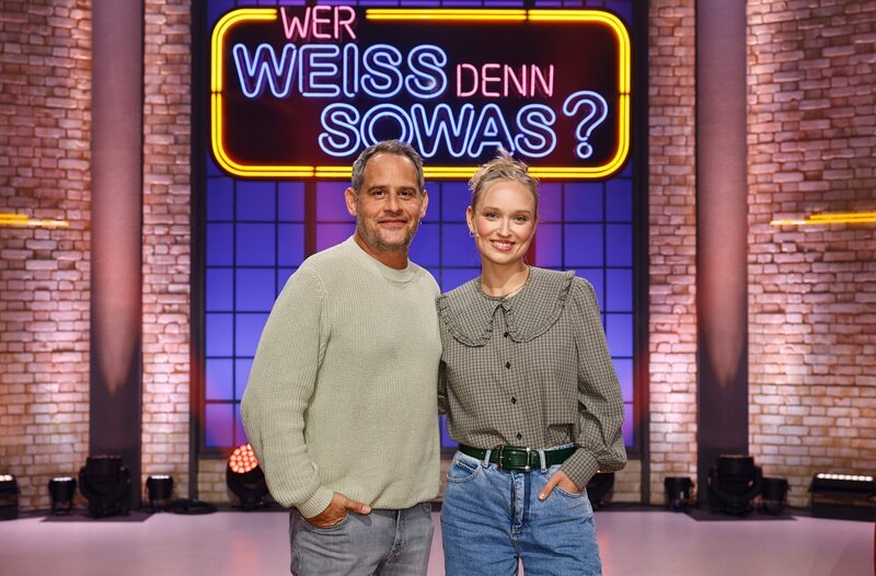 Die Kandidaten dieser Sendung: Der Schauspieler und Regisseur Moritz Bleibtreu (2.v.l.) und die Schauspielerin Caro Cult (2.v.r.). – Bild: ARD/NDR/UFA SHOW & FACTUAL/Morris Mac Matzen Die Kandidaten dieser Sendung: Der Schauspieler und Regisseur Moritz Bleibtreu (2.v.l.) und die Schauspielerin Caro Cult (2.v.r.). – Bild: ARD/NDR/UFA SHOW & FACTUAL/Morris Mac Matzen