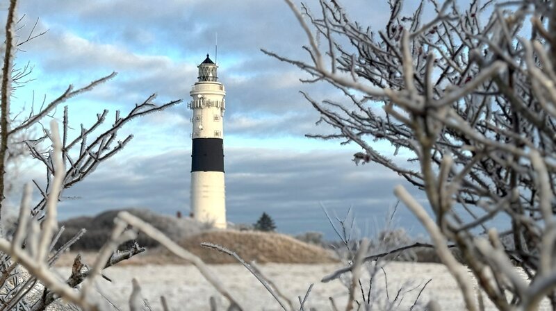 Sylt ohne Touristen: Eingefrorene Naturlandschaften und romantische Spaziergänge am Strand. – Bild: NDR/​Jörg Teiwes