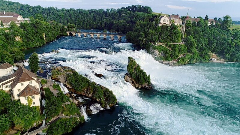 Panoramafoto des Rheinfalls von Schaffhausen. – Bild: ZDF/​SRF/​Ulf Marquardt